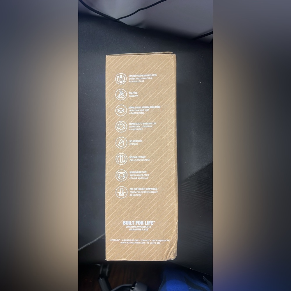 Stanley Flowstate Quencher 40z (Target
Valentine's Day Exclusive) Tumbler